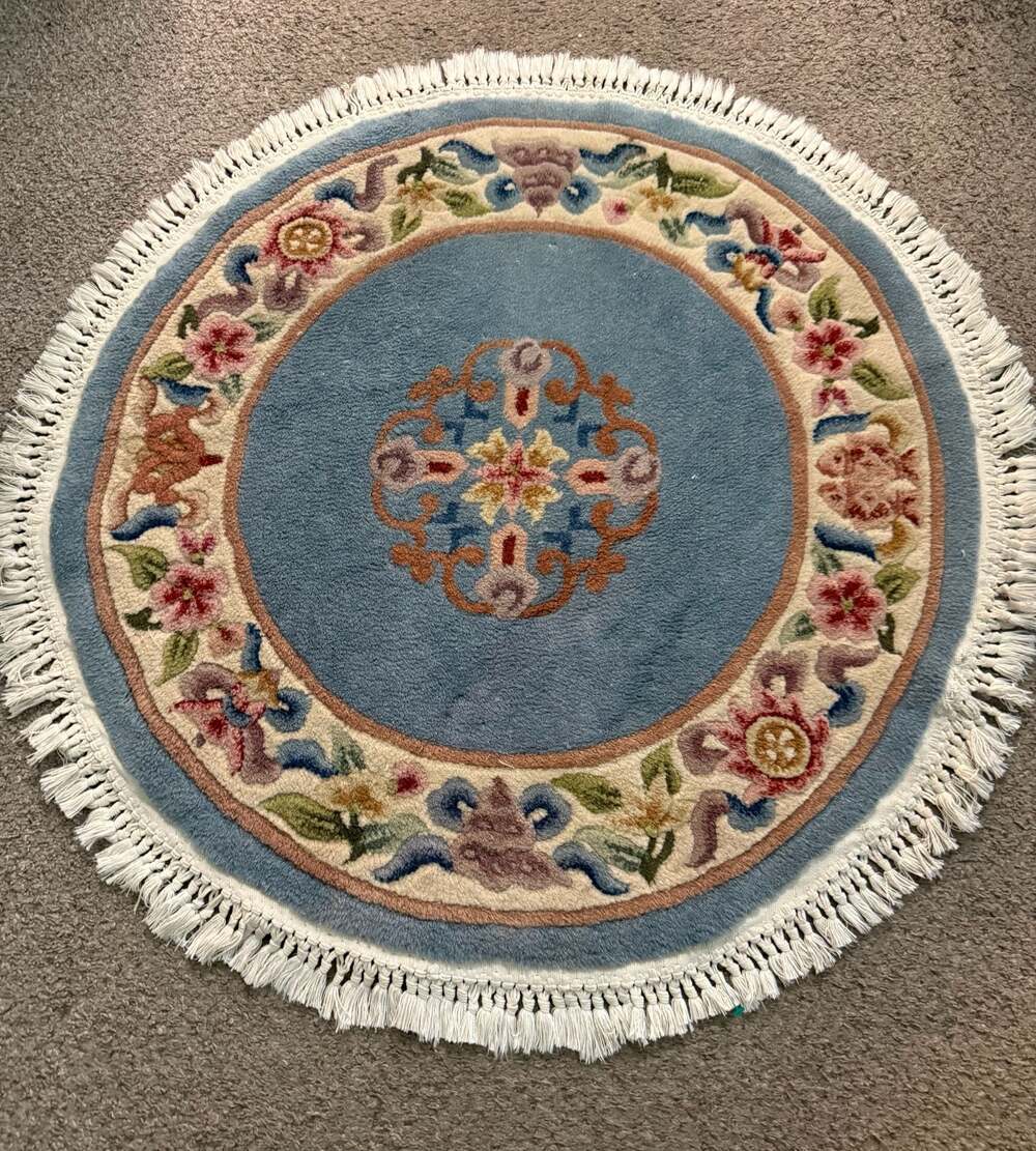 Vintage Floral 38in Wool Round Rug, Blue and Beige with Tassels